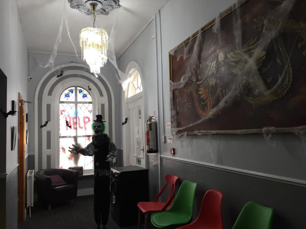 Queens Guesthouse Манчестер Экстерьер фото